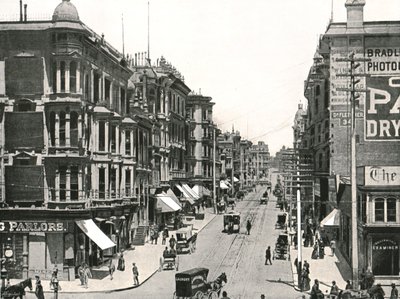 1895年、米国サンフランシスコのマーケットストリートから北を向いたグラントアベニュー。 作： Unbekannt