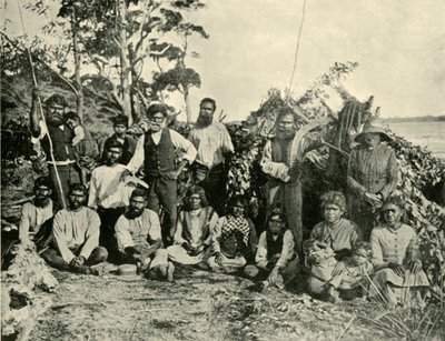 アボリジニの人々のグループ、タイアーズ湖、ビクトリア、オーストラリア、1901。 作： Unbekannt