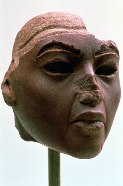 古代エジプトの女王ティエの頭、紀元前1388年から1340年 作： Unbekannt