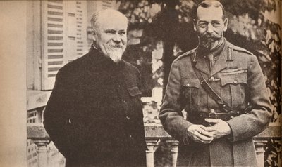フランスのイギリス総本部でポアンカレ大統領と陛下、1916年、1935年。 作： Unbekannt
