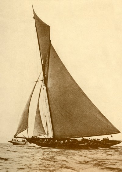 陛下ヨットブリタニア、c1930。 作： Unbekannt