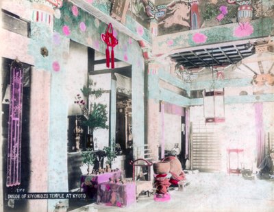 京都の清水寺の内部 作： Unbekannt