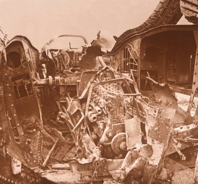 破れたタンクの内部、c1914-c1918 作： Unbekannt