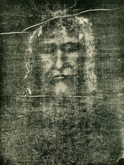 聖なる覆いの目に見える画像は1902年のキリストの写真です。 作： Unbekannt