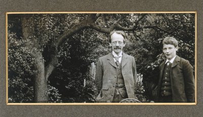J.J.トムソンと息子のジョージ（1909年頃 作： Unbekannt