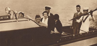 1937年にラブ島からヨットに戻るエドワード王 作： Unbekannt