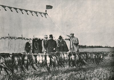 1902年、1910年にシャーボーンエステートでバッグを検査していたエドワード7世王。 作： Unbekannt