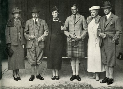 キングジョージ5世、メアリー女王、ジョージ王子、マリーナ王女... 1934年、1951年、バルモラルで。 作： Unbekannt
