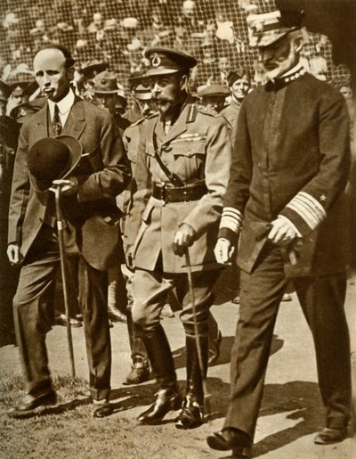 キングジョージVは、1935年にロンドンのスタンフォードブリッジで行われる野球の試合に参加します。 作： Unbekannt