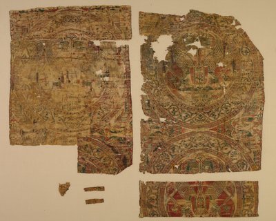 セントバーナードカルボの墓から発射されたラウンデルのスフィンクスが向かい合ったランパス。1200年から1243年。 作： Unbekannt