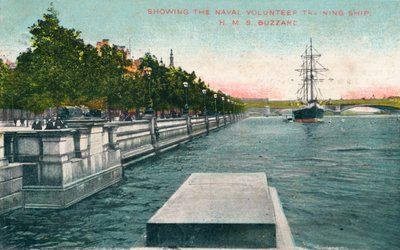 ロンドン、テムズ川の堤防-海軍ボランティア訓練船の展示、HMSバザード、1907 作： Unbekannt