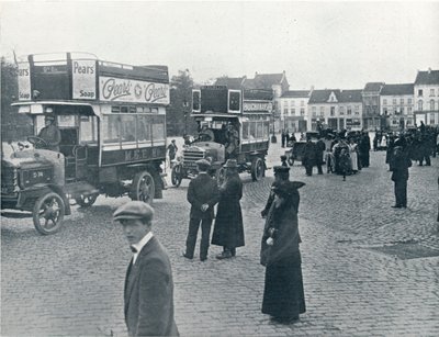 大陸でイギリス軍の輸送に使用されているロンドンのバス、1914年頃 作： Unbekannt