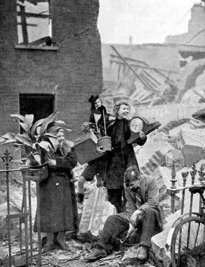 1940年10月の第二次世界大戦の電撃戦中のドイツの空襲によってロンドン市民はホームレスになりました 作： Unbekannt