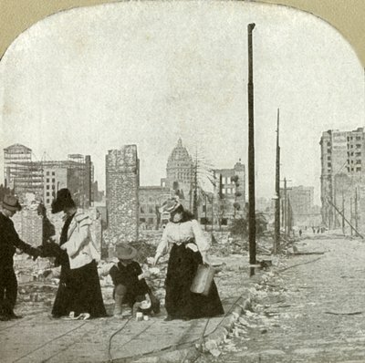 エリスとジョーンズの角から東を見る-高い建物、サンフランシスココール、1906年。 作： Unbekannt