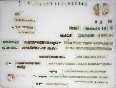 ルーズビーズと2つのターミナル、1980〜1801紀元前。 作： Unbekannt