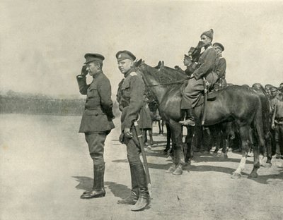 1917年7月、1919年、軍隊に敬礼するケレンスキー。 作： Unbekannt