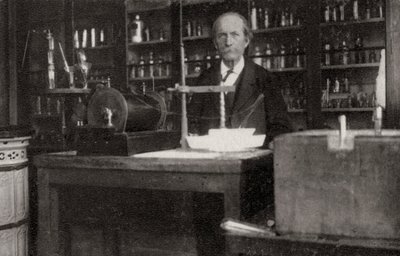 フランスの有機化学者であり政治家であるマルセランベルトロー、1903年 作： Unbekannt