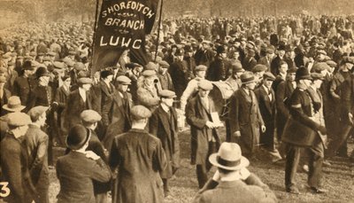 ショーディッチからの行進者、手段テスト抗議、ハイドパーク、ロンドン、1932年、1933年 作： Unbekannt