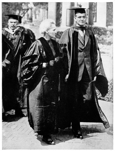 1921年にポーランド生まれのフランスの物理学者、マリーキュリー。 作： Unbekannt
