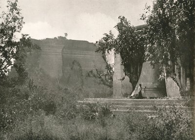 Meingoon Pagoda and Great Bell、1900。 作： Unbekannt