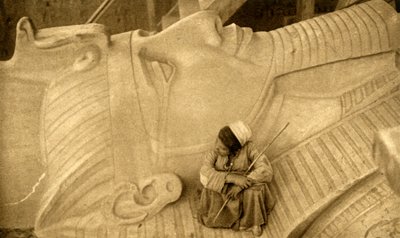 メンフィス-ラメセス2世の像の頭、c1918-c1939。 作： Unbekannt