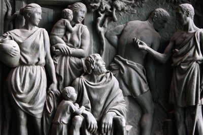 ミラノのドゥオーモの門の彫刻、ミラノ、イタリア 作： Unbekannt