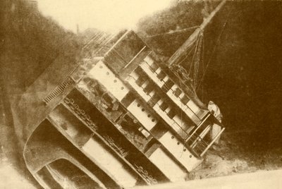 彼女が元々横たわっていたローレンティックを示すモデル、水面下120フィート、c1930。 作： Unbekannt