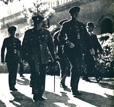 チャーチル氏は1945年12月1日、ペルシャのテヘランを訪問。 作： Unbekannt
