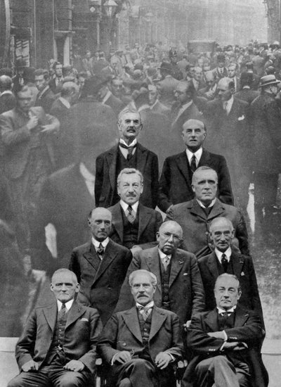1931年1937年の3つの主要な政党のメンバーで構成される中央政府 作： Unbekannt