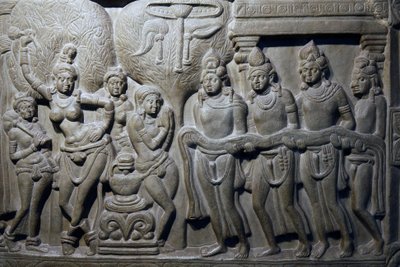 デリーのインド国立博物館。仏陀の生涯の場面。イクスヴァク 紀元3世紀 アンドラ・プラデシュ州ナガルジュナコンダ灰色がかった石灰岩。詳細インド 作： Unbekannt