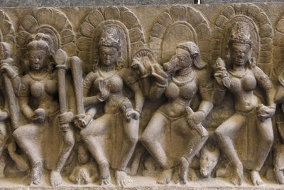 デリーのインド国立博物館。サプタマトリカ（7人の神の母）。プラティハラ 作： Unbekannt