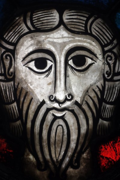 Oeuvre Notre-Dame Museum（ノートルダム美術館）。ロマネスク様式のステンドグラス ヴィッセンブールの「キリストの頭部」（11～12世紀）。 作： Unbekannt
