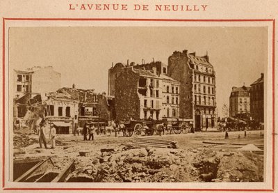 パリ・コミューン（1871年）：1871年5月、パリのヌーイリー通りの風景。ピエール・ペペティの写真。厚紙にプリント、Dim.9x5,4 cm 作： Unbekannt