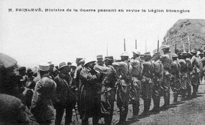 フランスの外人部隊部隊、モロッコ、c1926をレビューするPaulPainlevé 作： Unbekannt