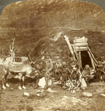 極寒のノースラップの家と家族の人々。ノルウェー、トロムソーの近く、c1905。 作： Unbekannt
