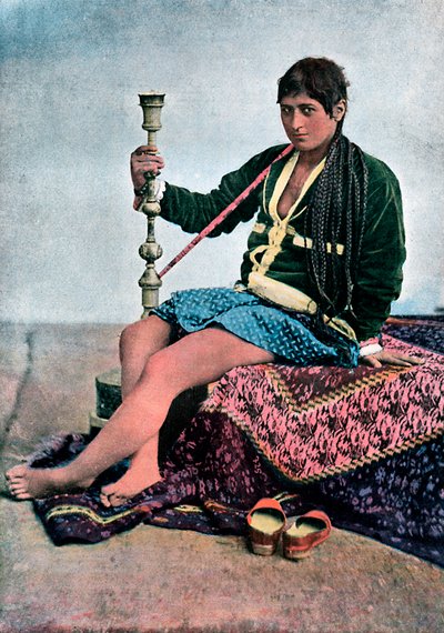 カルガン、1890年に喫煙したペルシャの女性 作： Unbekannt