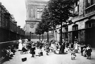1871年のパリコミューン期間中の学校の子供たちの写真 作： Unbekannt