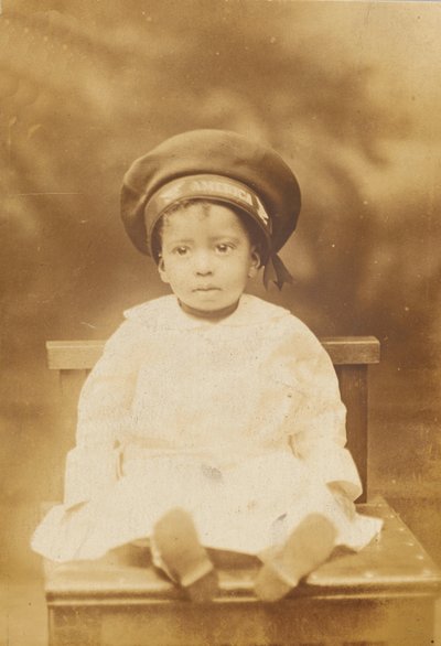 小さな子供をイメージした写真はがき、1918～1930年。 作： Unbekannt