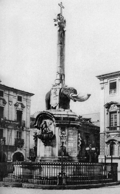 ドゥオーモ大聖堂広場、カターニア、シチリア島、イタリア、c1923 作： Unbekannt