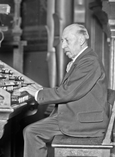 オルガン奏者で作曲家のシャルル＝マリー・ウィドールの肖像画（1844～1937年、1927年）。 作： Unbekannt