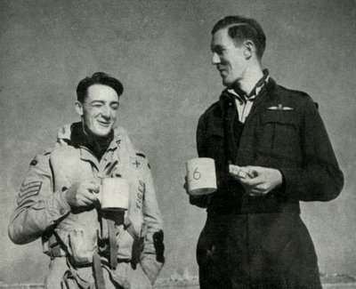 第二次世界大戦、1942年1944年、マルタのお茶を楽しむRAF職員。 作： Unbekannt