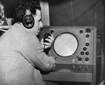 レーダーオペレーター、マーシャルプラン、1947-1951 作： Unbekannt