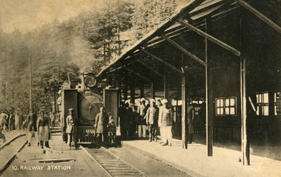 鉄道駅、c1918-c1939。 作： Unbekannt