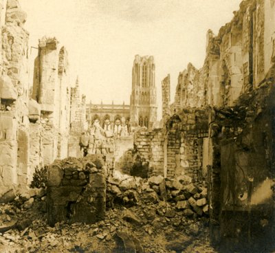 ランス大聖堂、フランス北部ランス、c1914-c1918 作： Unbekannt