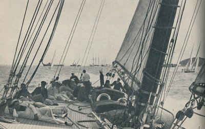 英国最大のレーシングヨットが1937年のカウズウィークで競います 作： Unbekannt