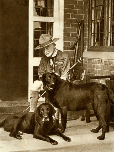 ロバートバーデンパウエルと犬を飼っている自宅、c1929、1935年。 作： Unbekannt