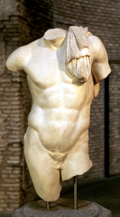 男性の胴体のギリシャの彫像のローマ時代のコピー 作： Unbekannt