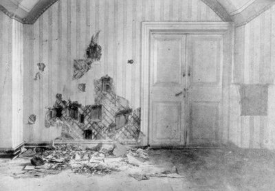 1918年7月17日、ロシア皇帝ニコライ2世と彼の家族が処刑された部屋、エカテリンブルク、ロシア 作： Unbekannt