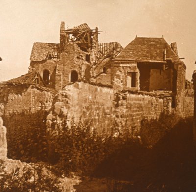 台無しにされた教会、ボーモンシュルヴェズレ、北フランス、c1914-c1918 作： Unbekannt