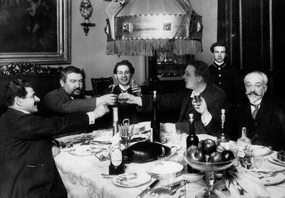1930年代のパリで友人と一緒にいたロシア人作家アレクサンドルクプリン。 作： Unbekannt